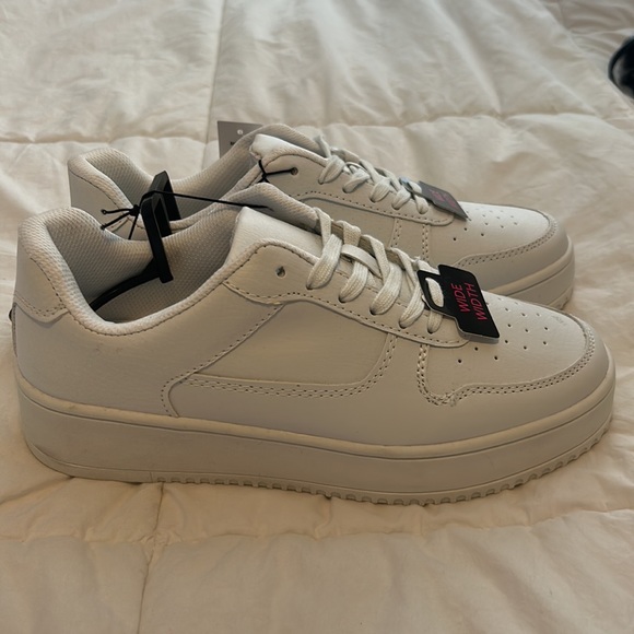 NOBO - white sneakers (wide width size 8). New with tags. - Picture 2 of 5